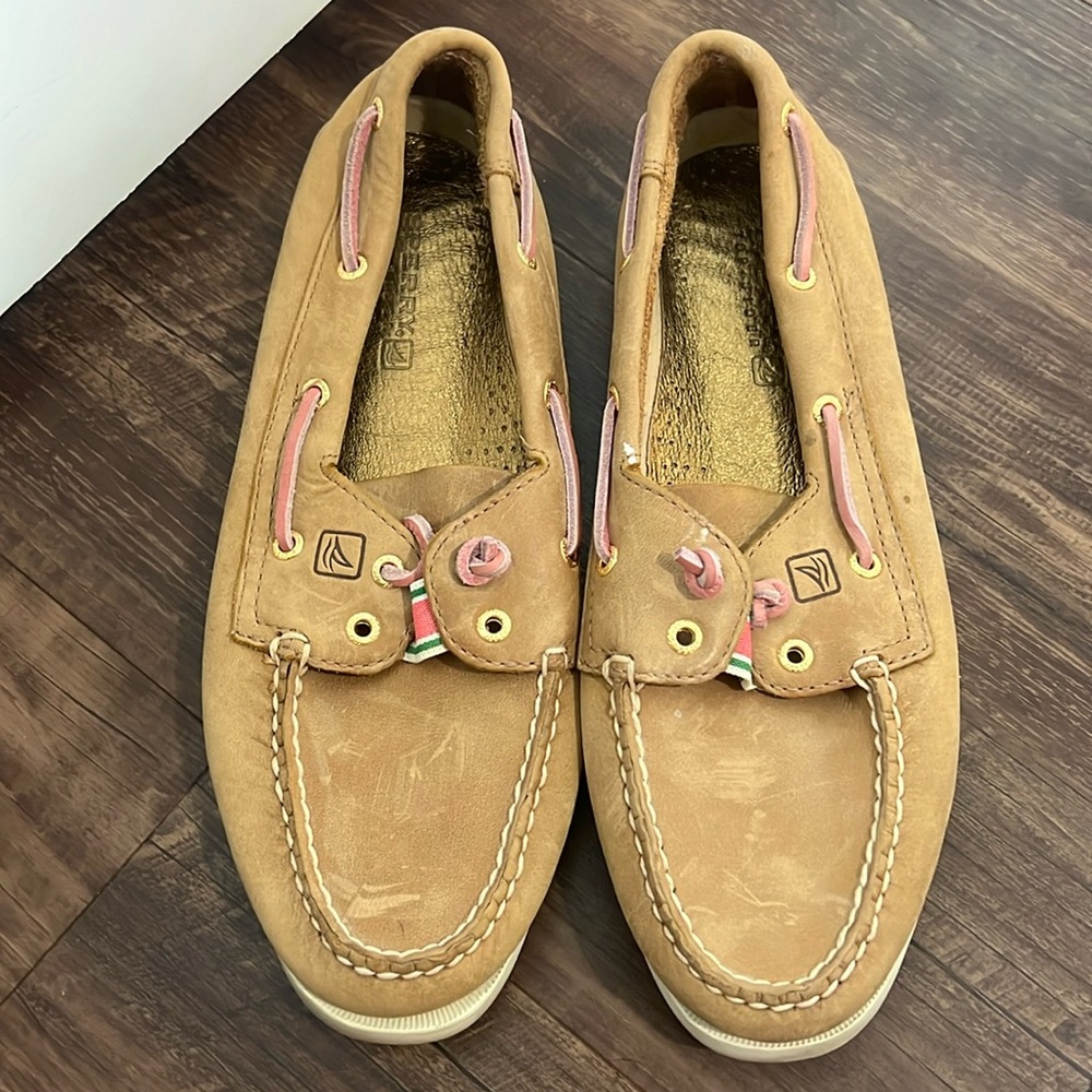 Sperry Boat Shoes Size 9